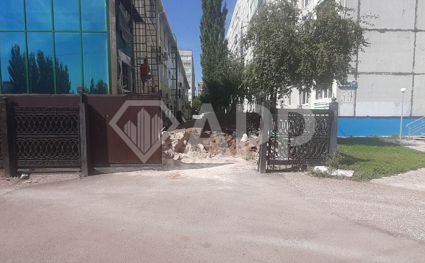 Цоколь под сбербанком на Артема 53б фото