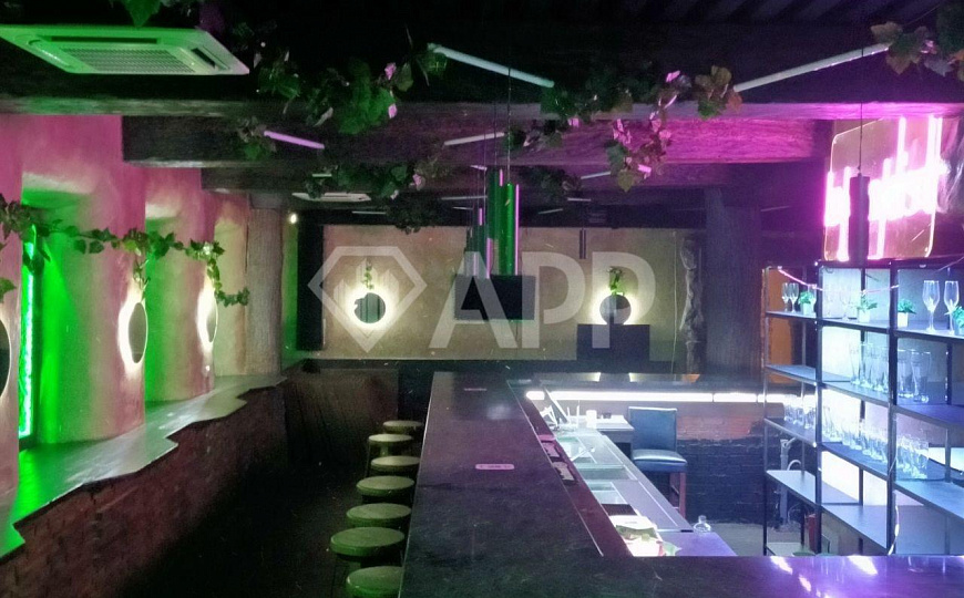 Продаются здания в центре фото