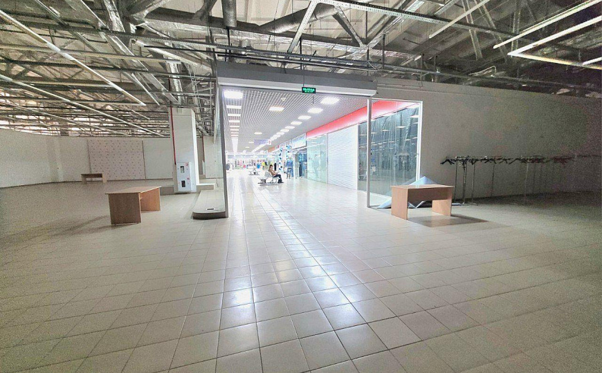 Торговая площадь в дискаунтер-центре фото