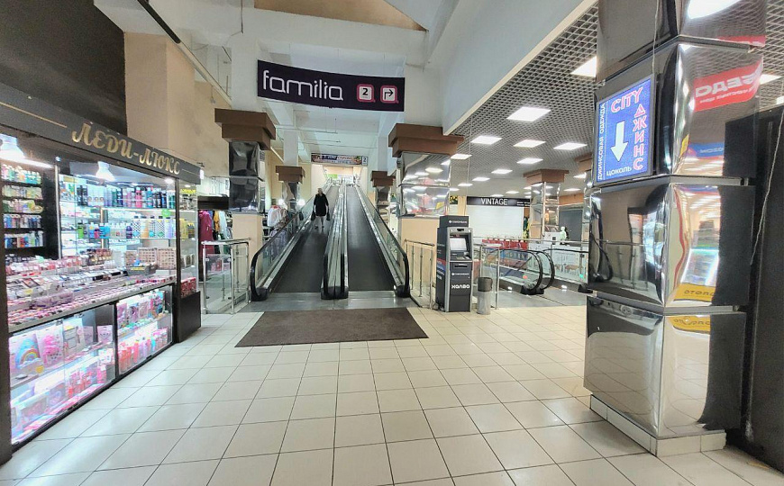 Торговая площадь в дискаунтер-центре фото