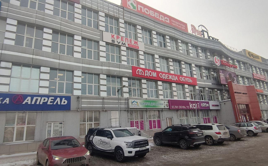 Торговая площадь в дискаунтер-центре фото