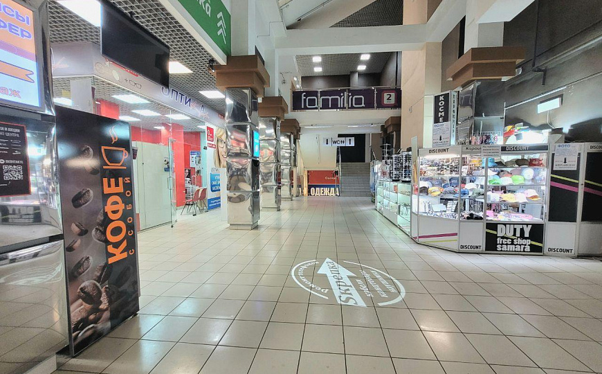 Торговая площадь в дискаунтер-центре фото