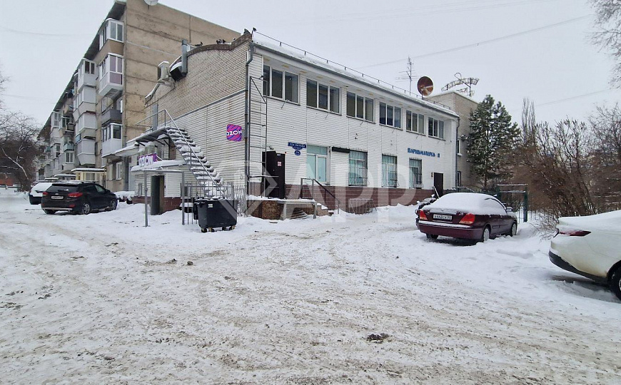 В жилом массиве/Водники/68м2/310м2/без деления. фото