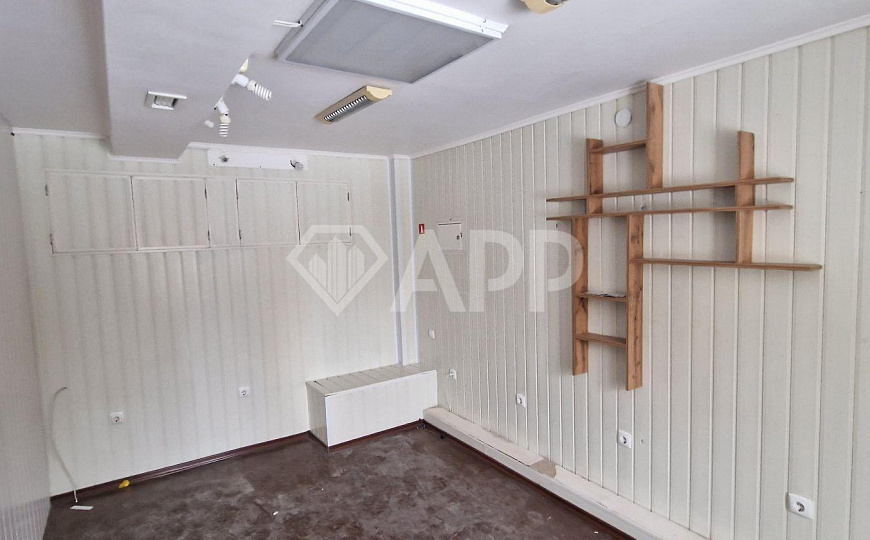 В жилом массиве/Водники/68м2/310м2/без деления. фото