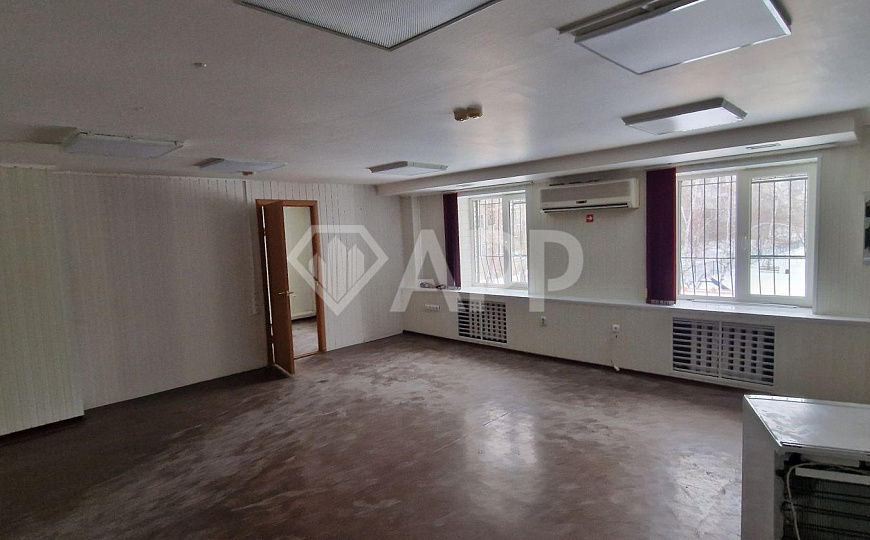 В жилом массиве/Водники/68м2/310м2/без деления. фото