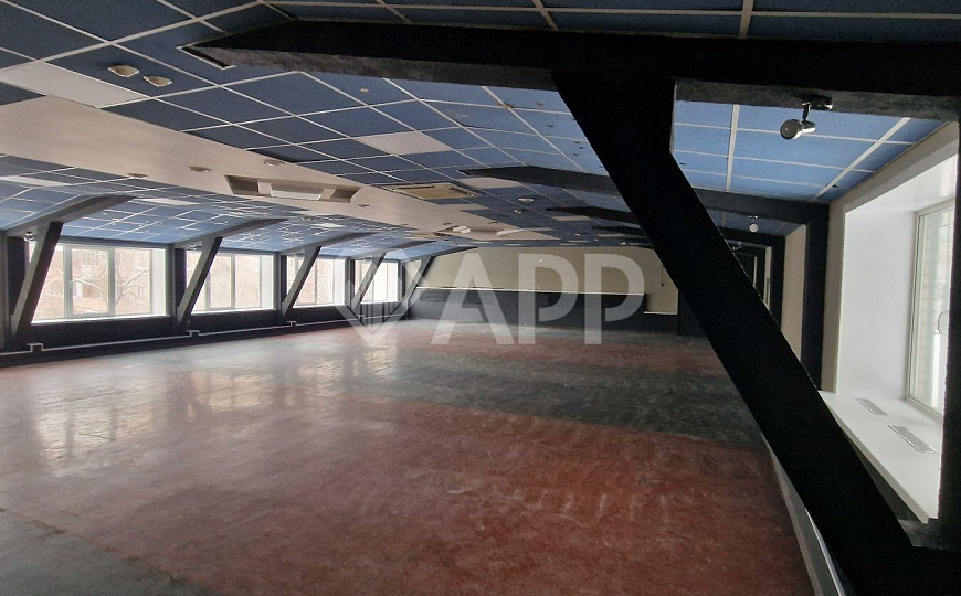 В жилом массиве/Водники/68м2/310м2/без деления. фото