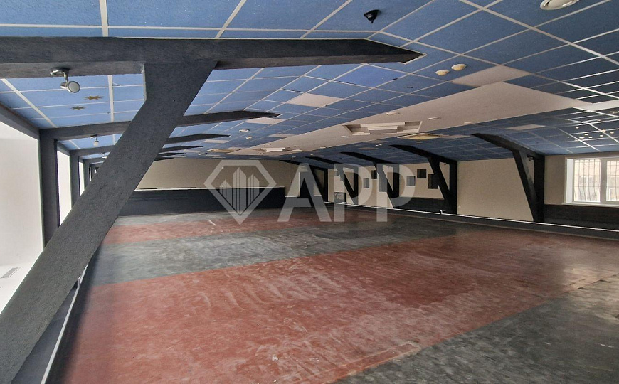 В жилом массиве/Водники/68м2/310м2/без деления. фото