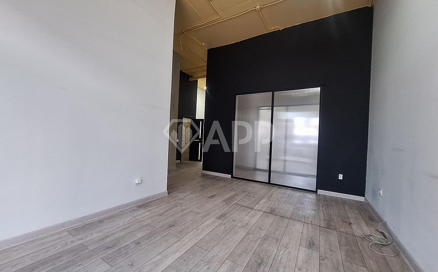 Сдам торговое помещение 80 м² фото