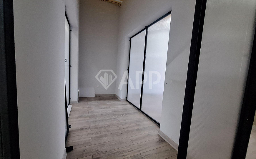 Сдам торговое помещение 80 м² фото