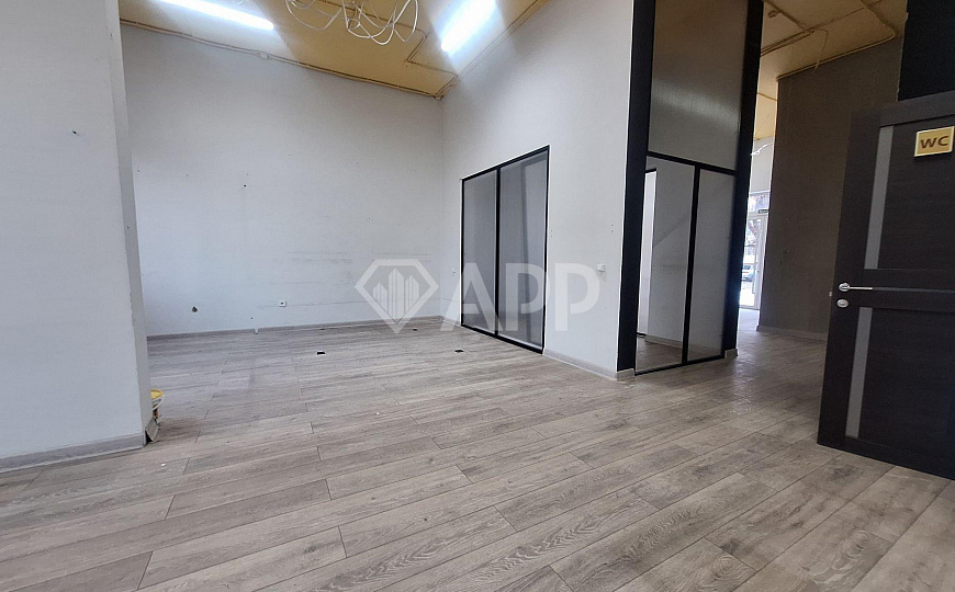 Сдам торговое помещение 80 м² фото