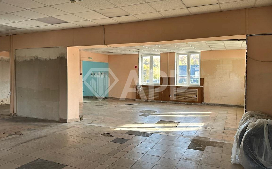 Сдаю помещение 160м² на трафике, 2 этаж, в отдельно стоящем здании фото