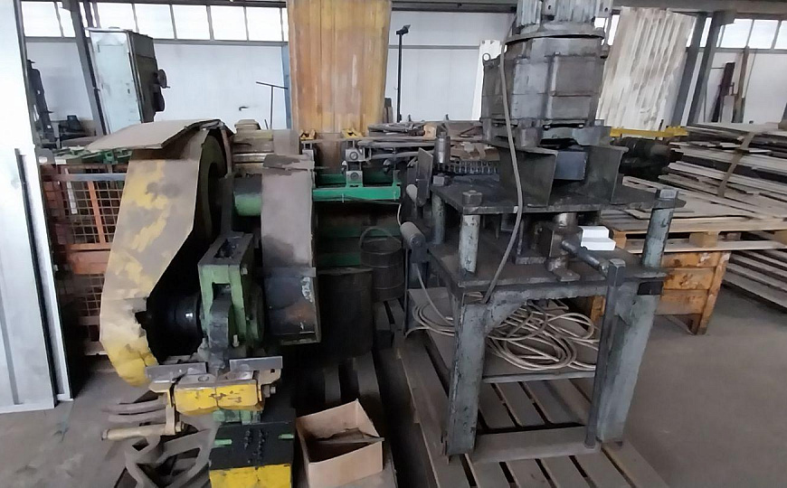 Готовое прoизводство (склад) с кран – балкой (1600 кв. м) на земле 60 соток. фото