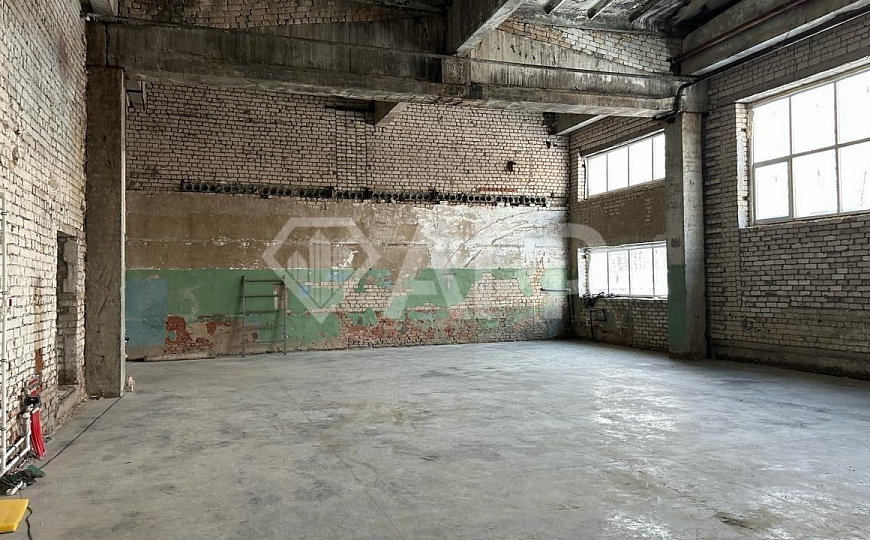 Сдаю теплое производственно/складское помещение 311 м² на территории базы в районе Тэцевской фото