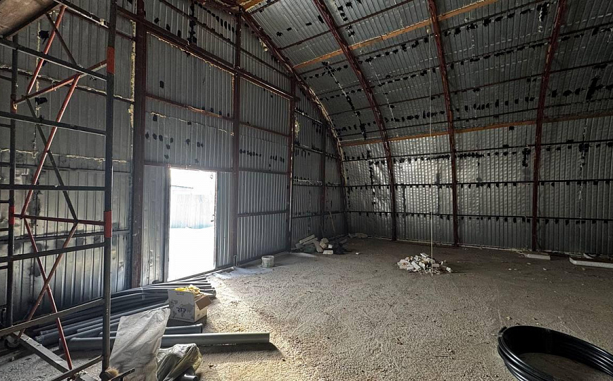 Производственный ангар и земельный участок фото