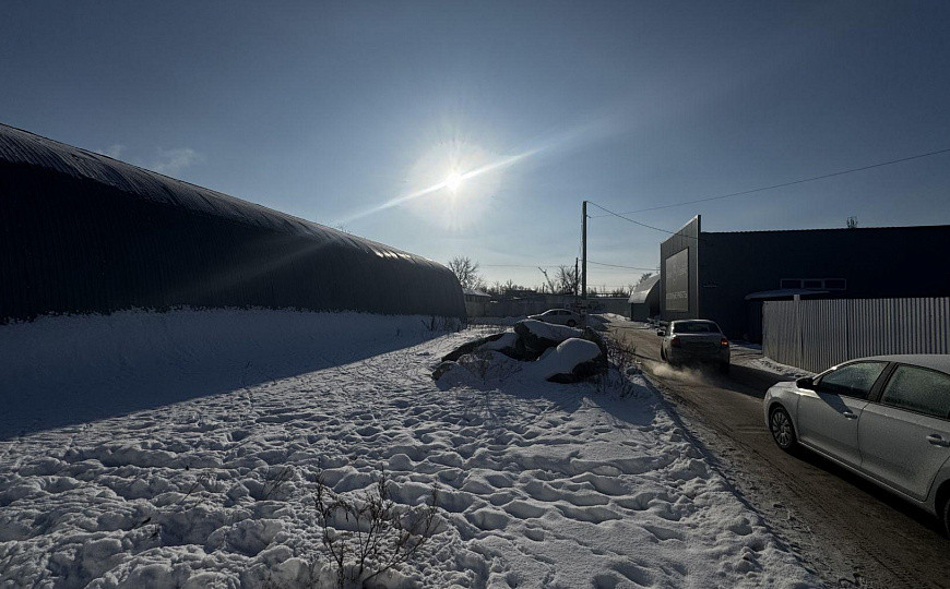 Производственный ангар и земельный участок фото