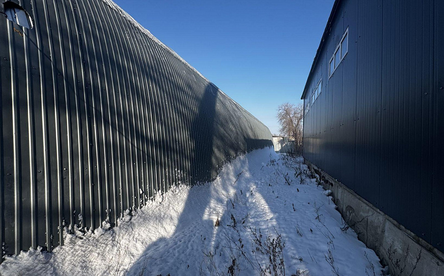 Производственный ангар и земельный участок фото