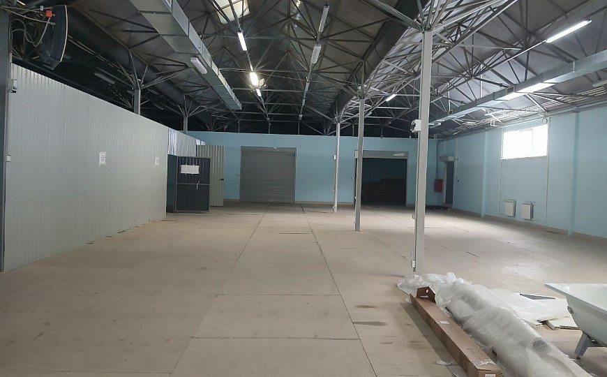 Аренда склада / производство. Теплый фото