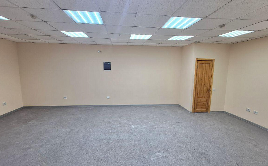 Торговое помещение 37,5 м² на 1 линии фото