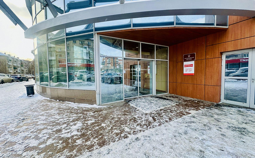 Офис 800 м2 с панорамным остеклением в БЦ «Вертикаль» фото