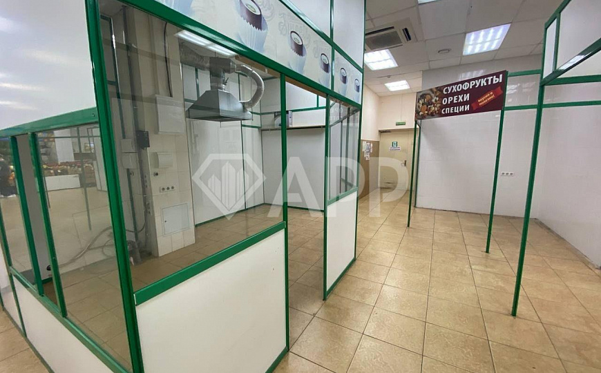 Продается торговое помещение, 1746 м² фото