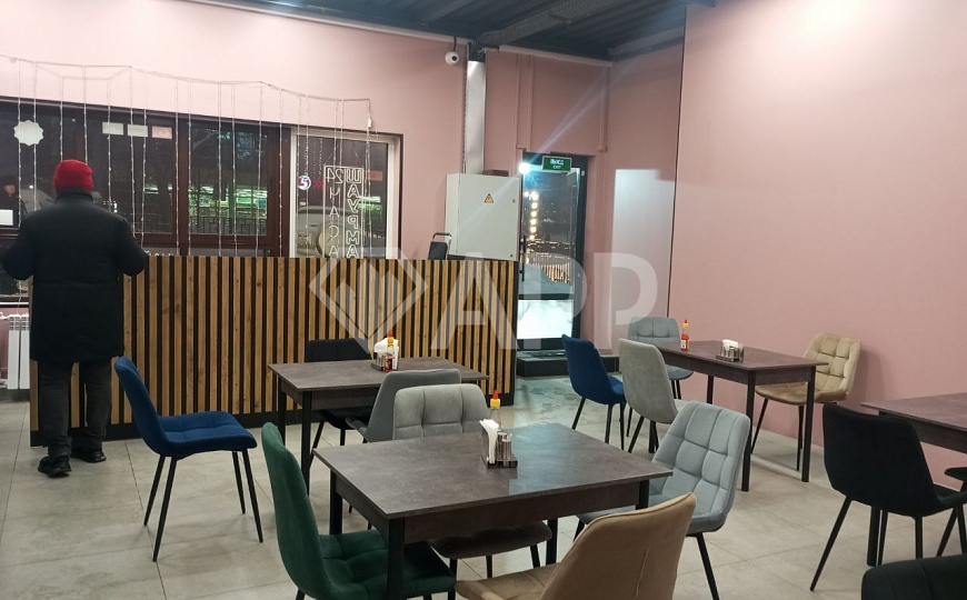 Сдается новое псн 100 метров со свежим ремонтом под общепит фото