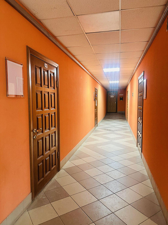 Офис  31.8 м2 в центре города фото