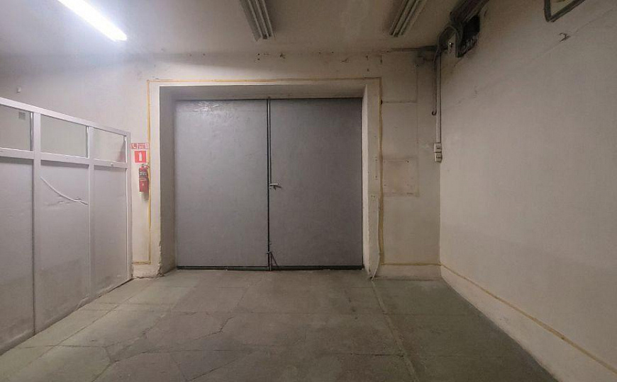 Производственная база. Центр. 6318 м2 фото