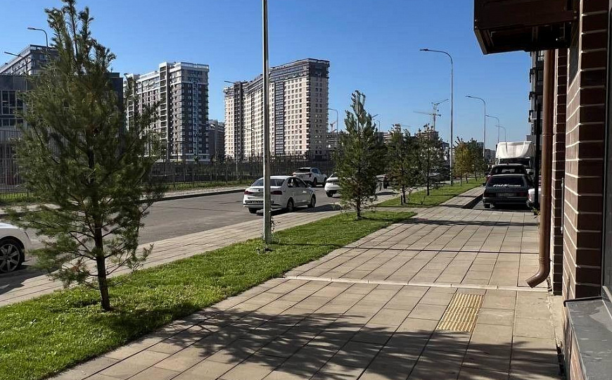 Сдаю 1 этаж 1 линии в ЖК "Догма Парк" с ремонтом 80,2 м²  фото