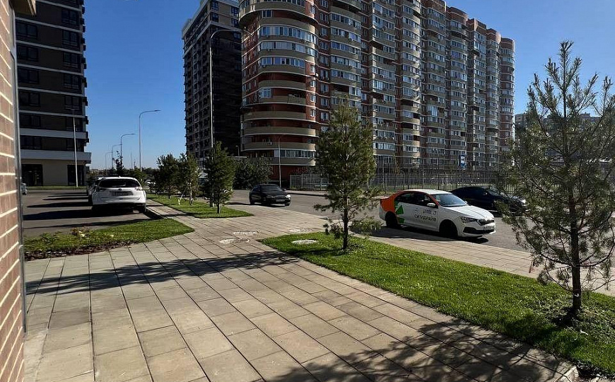 Сдаю 1 этаж 1 линии в ЖК "Догма Парк" с ремонтом 80,2 м²  фото
