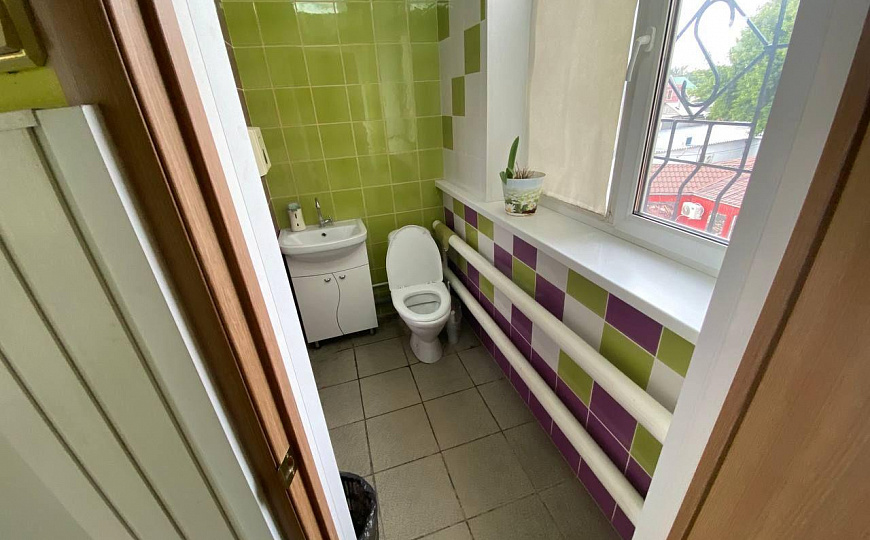 Офисное помещение в центре Красного Яра 42м²  фото