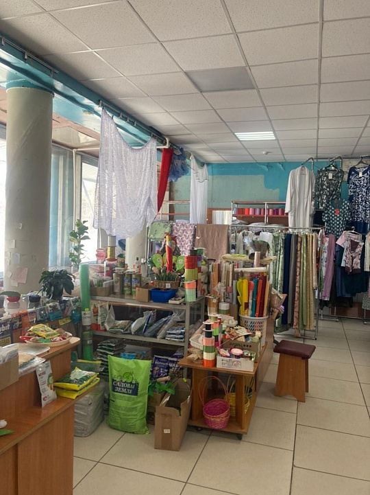 Сдам торговое помещение, 216 м² фото