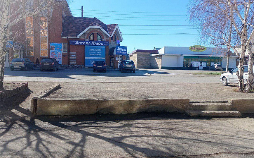 Сдам торговое помещение, 216 м² фото