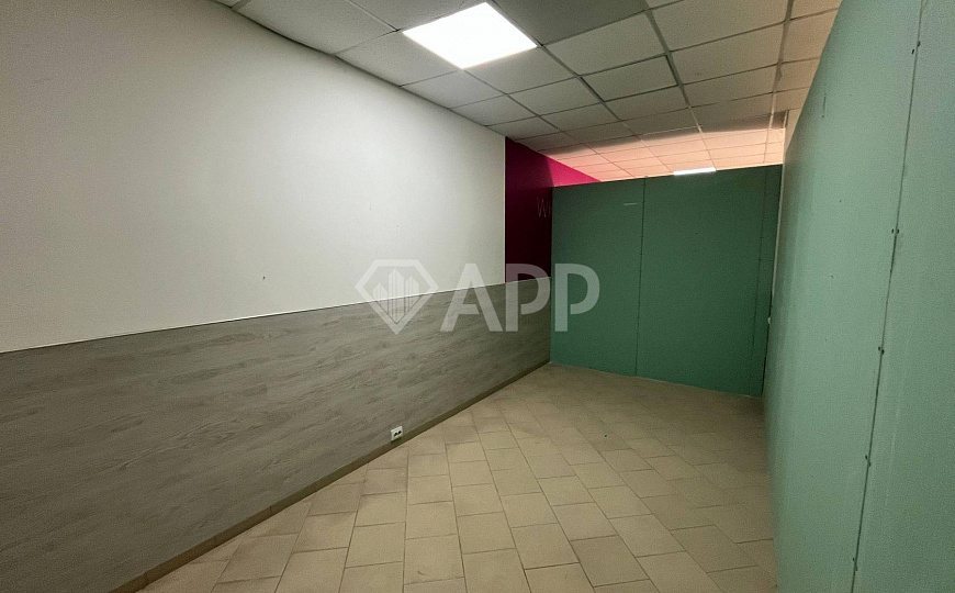 Помещение. Земля. Центр. Строительство фото