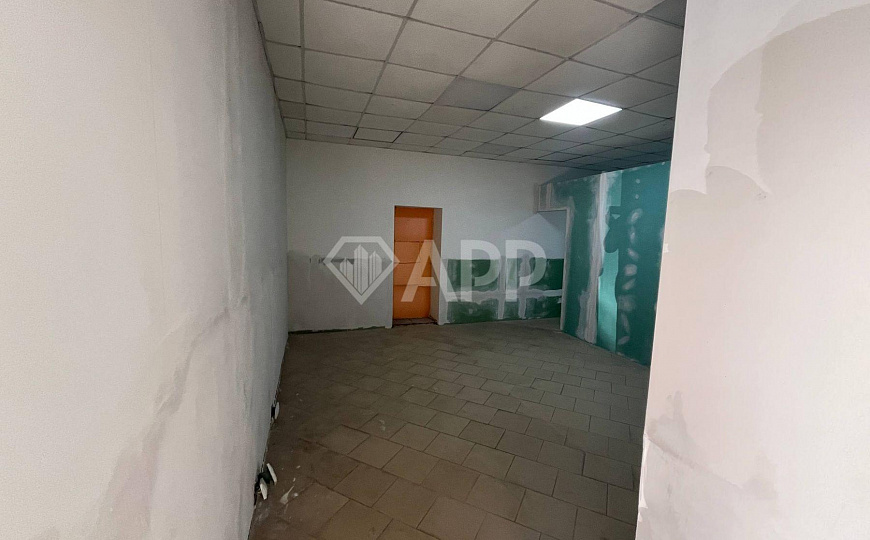 Помещение. Земля. Центр. Строительство фото