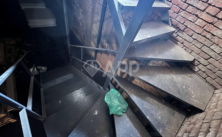 Помещение. Земля. Центр. Строительство фото