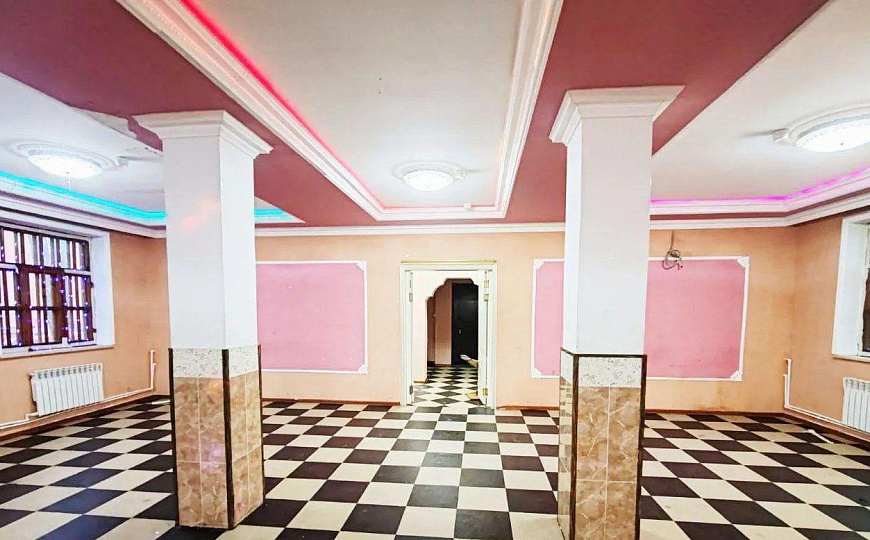 Помещение с отдельным входом 200 м² фото