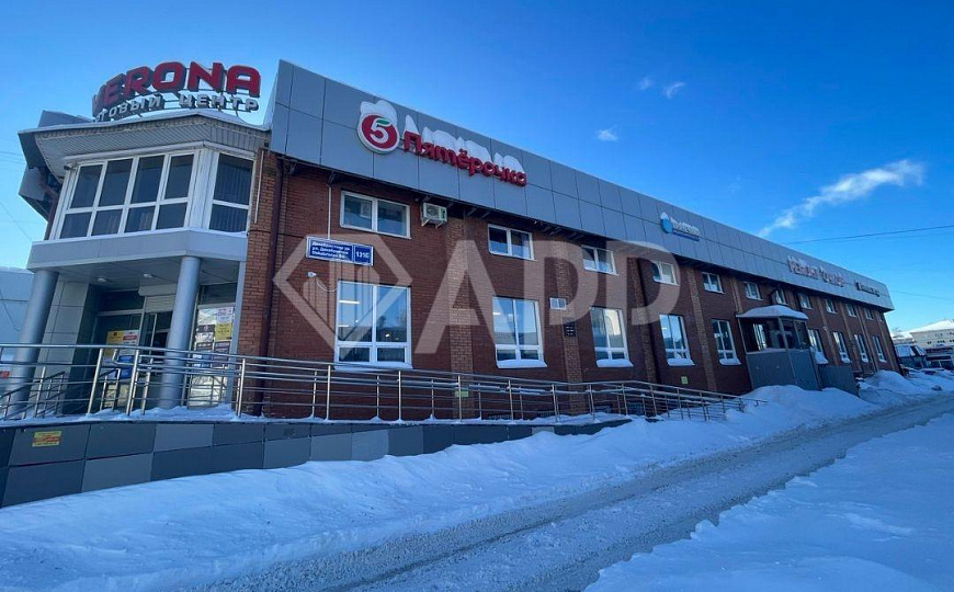 Продам торговый центр у входа в Метро фото