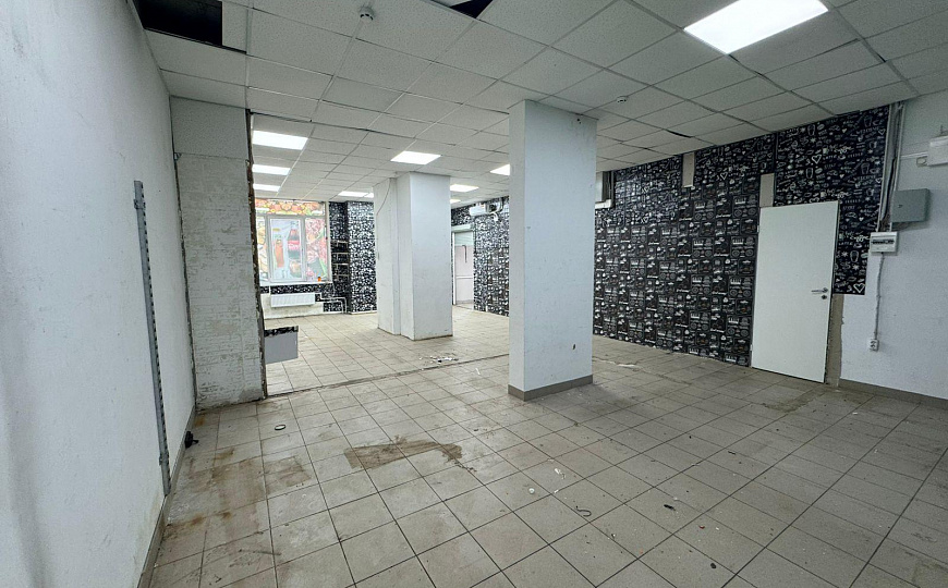 Продам помещение свободного назначения с арендаторами, 182 м² фото