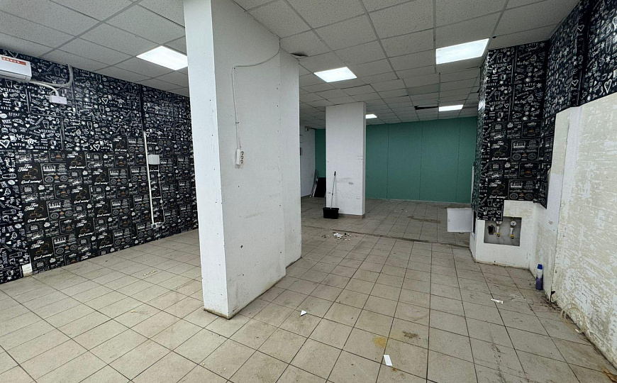 Продам помещение свободного назначения с арендаторами, 182 м² фото