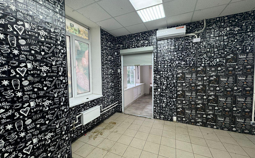 Продам помещение свободного назначения с арендаторами, 182 м² фото