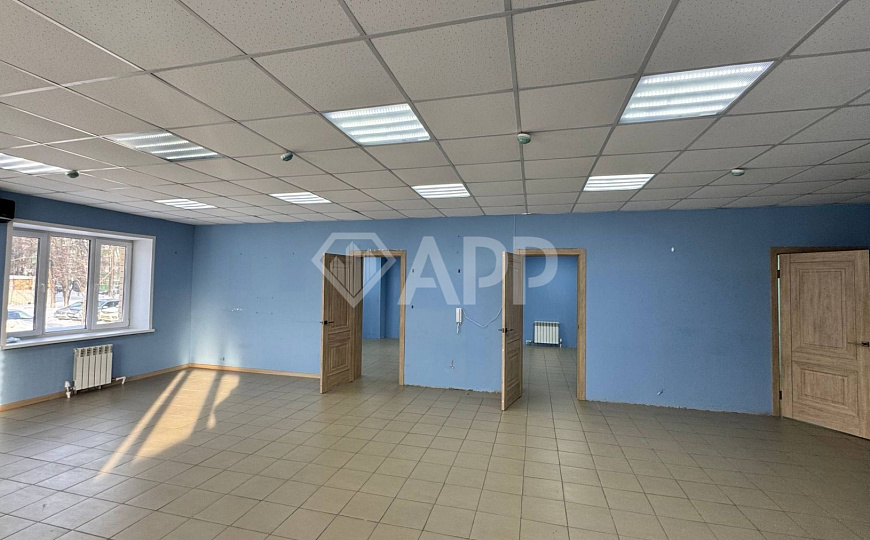  Офисное помещение в аренду  135м2 фото