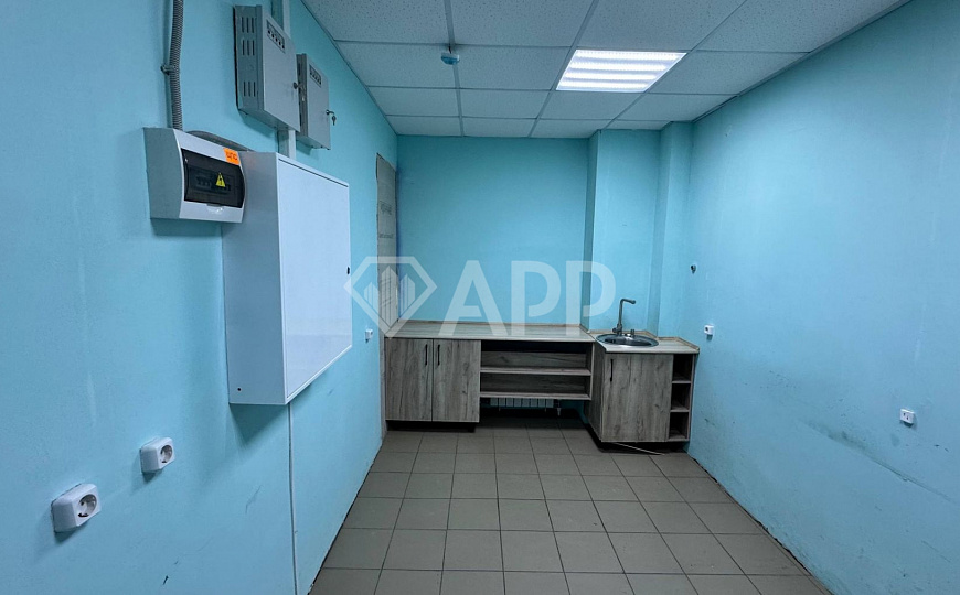  Офисное помещение в аренду  135м2 фото
