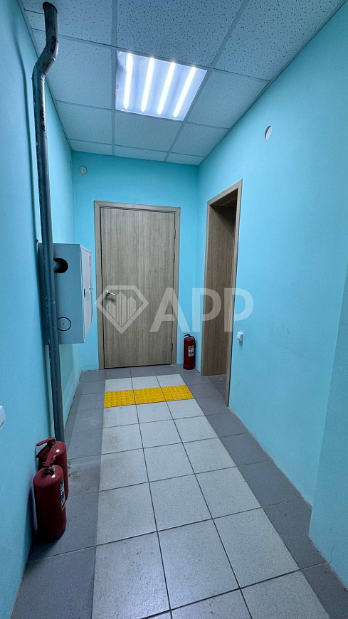  Офисное помещение в аренду  135м2 фото