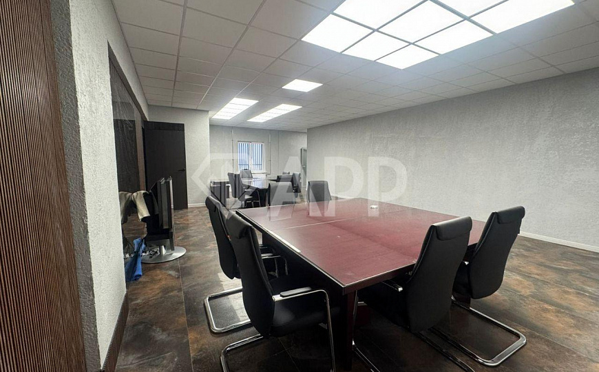Офис со свободной планировкой рядом с метро, 205 кв.м. фото