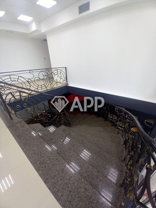 Сдам отдельно стоящее здание, 300 м² фото