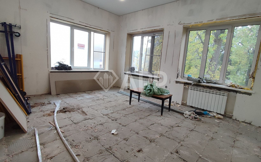 Продаю помещение 92,6м²  рядом с Химградом. фото