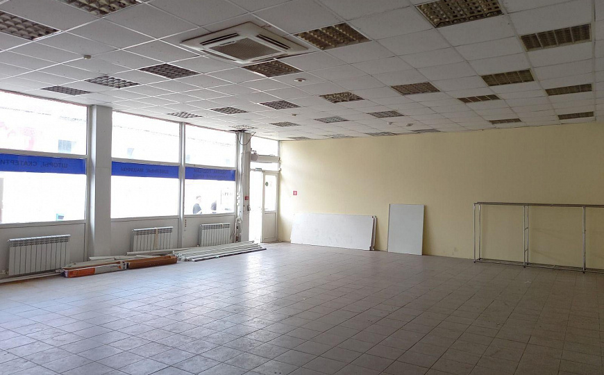 Сдам торговое помещение, 122 м² фото