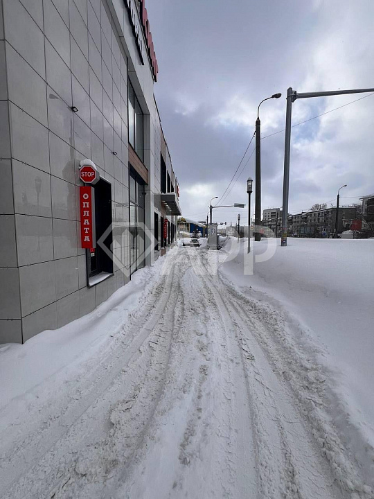 Сдаю помещение на трафике в торговом центре фото