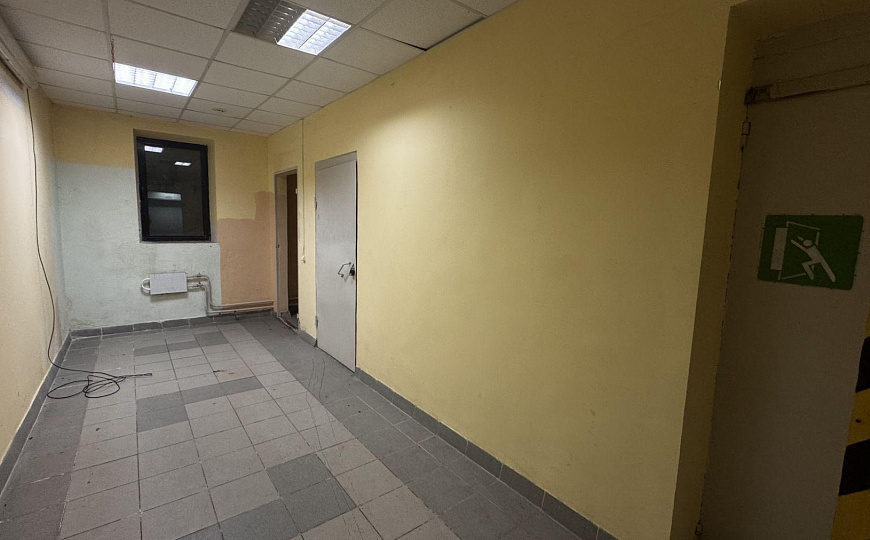 Помещение свободного назначения 560 кв.м. фото