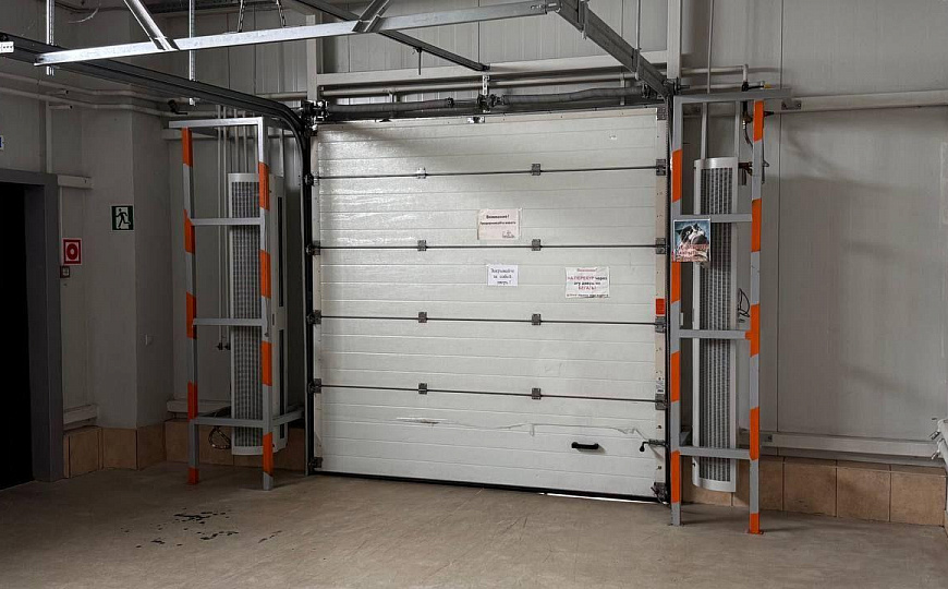 Торговые площади в крупном торговом центре фото